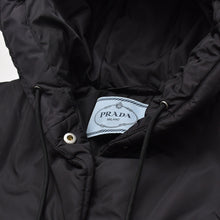 画像をギャラリービューアに読み込む, 極美品 PRADA プラダ Re-Nylon リナイロン ダウンレインコート 291960 サイズ36 トライアングルロゴプレート ブラック 中古 4a002655
