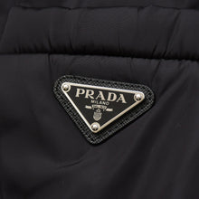 画像をギャラリービューアに読み込む, 極美品 PRADA プラダ Re-Nylon リナイロン ダウンレインコート 291960 サイズ36 トライアングルロゴプレート ブラック 中古 4a002655