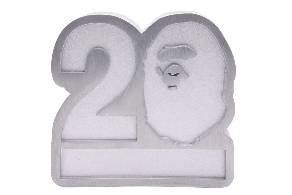 非売品 A BATHING APE アベイシングエイプ ペーパーウエイト 文鎮 APE20th Anniversary シルバー 美品 中古 26966