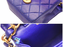 画像をギャラリービューアに読み込む, CHANEL シャネル ヴィンテージ ミニミニマトラッセ ポーチ ラムスキン ブルー ゴールド金具 中古 52443