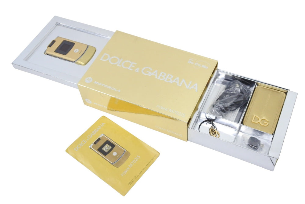 DOLCE&GABBANA ドルチェアンドガッバーナ Dolce&Gabbana × Motorola コラボ 携帯電話 ゴールド docomo 中古 28180