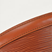 画像をギャラリービューアに読み込む, 極美品 LOUIS VUITTON ルイヴィトン エピ ブラウン ゴールド金具 M52253 ケニアブラウン ブラウン ショルダーバッグ 中古 4a002852