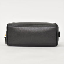 画像をギャラリービューアに読み込む, 極美品 CHANEL シャネル コスメポーチ キャビアスキン ブラック ココマーク 2番台 クラッチバッグ ゴールド金具 中古 4a002951