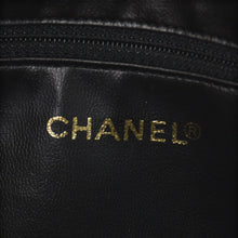 画像をギャラリービューアに読み込む, 極美品 CHANEL シャネル コスメポーチ キャビアスキン ブラック ココマーク 2番台 クラッチバッグ ゴールド金具 中古 4a002951