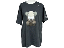 Load image into Gallery viewer, 新品未使用 KAWS UNIQLO カウズ ユニクロ 半袖Ｔシャツ トップス クールネック ダークグレー サイズM 中古 30209