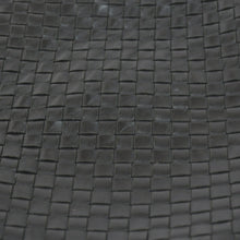 Load the image into the gallery viewer. 極美品 BOTTEGA VENETA ボッテガヴェネタ ショルダーバッグ イントレチャート 172736 V465C 1000 ブラック レザー 中古 4a003189