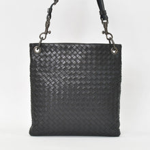 Load the image into the gallery viewer. 極美品 BOTTEGA VENETA ボッテガヴェネタ ショルダーバッグ イントレチャート 172736 V465C 1000 ブラック レザー 中古 4a003189