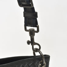Load the image into the gallery viewer. 極美品 BOTTEGA VENETA ボッテガヴェネタ ショルダーバッグ イントレチャート 172736 V465C 1000 ブラック レザー 中古 4a003189