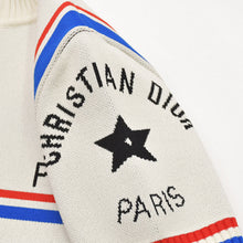 画像をギャラリービューアに読み込む, 極美品 Christian Dior クリスチャンディオール NewLook-1947 ショートスリーブ ニットシャツ 244S65AM540 ハーフジップ 34サイズ ホワイト ブルー レッド ナンバリング 中古 4a003192