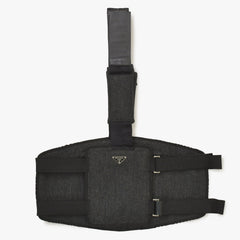 極美品 PRADA プラダ ボディバッグ ハーネスバッグ トライアングルロゴ グレー ブラック シルバー金具 中古 4a003315