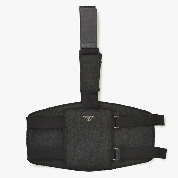 極美品 PRADA プラダ ボディバッグ ハーネスバッグ トライアングルロゴ グレー ブラック シルバー金具 中古 4a003315