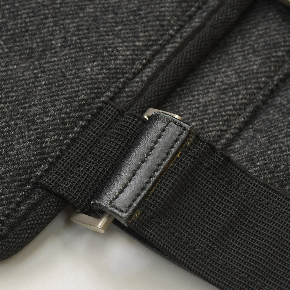 極美品 PRADA プラダ ボディバッグ ハーネスバッグ トライアングルロゴ グレー ブラック シルバー金具 中古 4a003315
