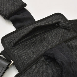 極美品 PRADA プラダ ボディバッグ ハーネスバッグ トライアングルロゴ グレー ブラック シルバー金具 中古 4a003315