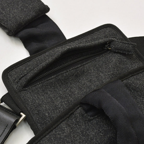 極美品 PRADA プラダ ボディバッグ ハーネスバッグ トライアングルロゴ グレー ブラック シルバー金具 中古 4a003315