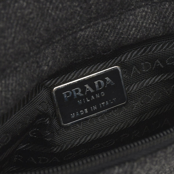 極美品 PRADA プラダ ボディバッグ ハーネスバッグ トライアングルロゴ グレー ブラック シルバー金具 中古 4a003315