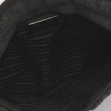 Load image into Gallery viewer, 極美品 PRADA プラダ ボディバッグ ハーネスバッグ トライアングルロゴ グレー ブラック シルバー金具 中古 4a003315