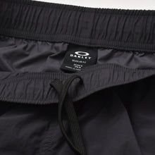 Load image into Gallery viewer, 極美品 OAKLEY オークリー アウトドアウェア new retro wind pants 3.0 ピステ ブラック ナイロン 中古 4a003316