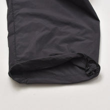 Load image into Gallery viewer, 極美品 OAKLEY オークリー アウトドアウェア new retro wind pants 3.0 ピステ ブラック ナイロン 中古 4a003316
