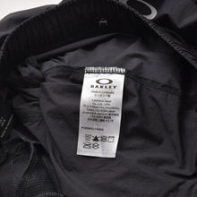Load image into Gallery viewer, 極美品 OAKLEY オークリー アウトドアウェア new retro wind pants 3.0 ピステ ブラック ナイロン 中古 4a003316