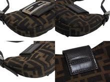 画像をギャラリービューアに読み込む, FENDI フェンディ マンマバケット ミニクロワッサン ハンドバッグ 26673 キャンバス レザー ブラウン ズッカ柄 美品 中古 4b003398