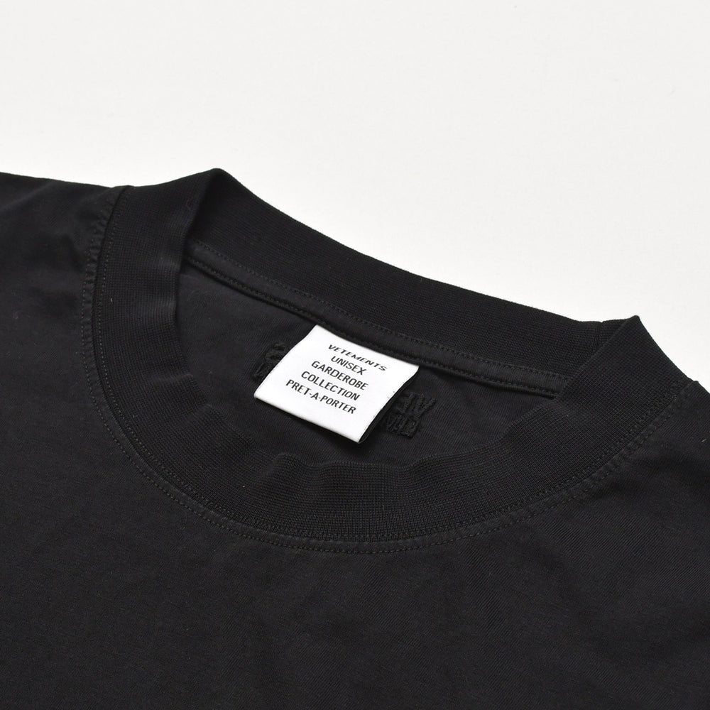New and unused VETEMENTS 24SS Sticker Logo Short sleeve T-shirt UE64TR430B Size XS Black Used 4a003423