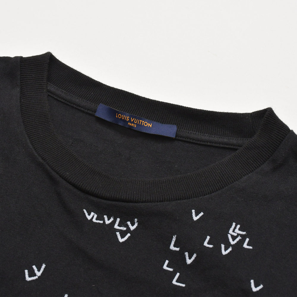 新品同様 LOUIS VUITTON ルイヴィトン 22AW LV Spread Embroidery 半袖Tシャツ RM222M NPL HNY14W サイズL ブラック 中古 4a003424