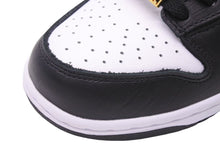 Load image into Gallery viewer, ナイキ NIKE DH3228-102 2021SS Supreme × Nike SB Dunk Low ダンク ロウ ブラック スター 黒 US8.5 26.5cm 未使用 37584