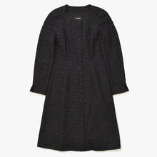 画像をギャラリービューアに読み込む, CHANEL シャネル ツイードロングコートドレス ワンピースジャケット P19740 ノーカラー スパンコール ネイビー 40サイズ ブラックメタル金具 美品 中古 4a003901