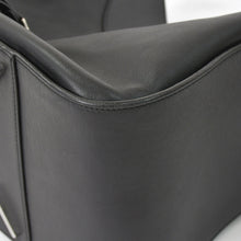 Load image into Gallery viewer, 極美品 LOEWE ロエベ HAMMOCK ハンモック ハンドバッグ ブラック ショルダーバッグ シルバー金具 中古 4a003953