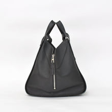 Load image into Gallery viewer, 極美品 LOEWE ロエベ HAMMOCK ハンモック ハンドバッグ ブラック ショルダーバッグ シルバー金具 中古 4a003953