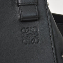 Load image into Gallery viewer, 極美品 LOEWE ロエベ HAMMOCK ハンモック ハンドバッグ ブラック ショルダーバッグ シルバー金具 中古 4a003953