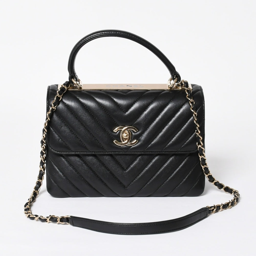極美品 CHANEL シャネル シェブロン トップハンドル 2WAYバッグ 26番台 ココマーク ラムスキン ブラック ゴールド金具 中古 4a008639