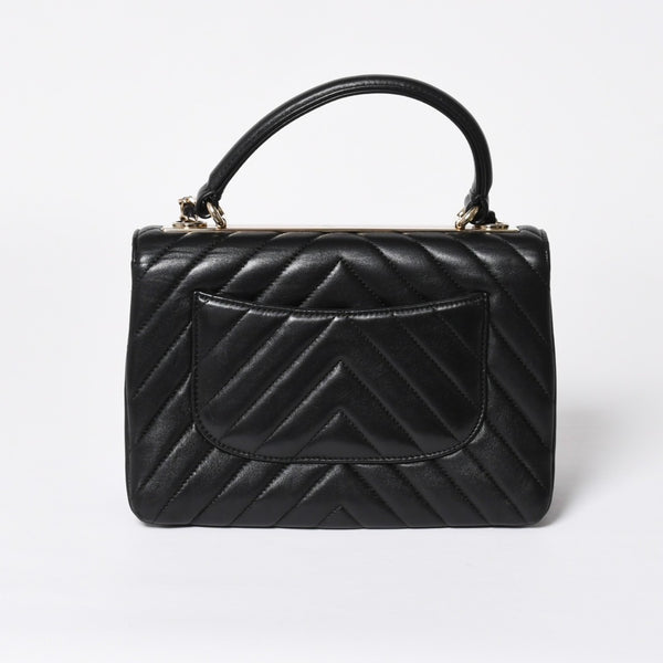 極美品 CHANEL シャネル シェブロン トップハンドル 2WAYバッグ 26番台 ココマーク ラムスキン ブラック ゴールド金具 中古 4a008639