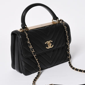 極美品 CHANEL シャネル シェブロン トップハンドル 2WAYバッグ 26番台 ココマーク ラムスキン ブラック ゴールド金具 中古 4a008639