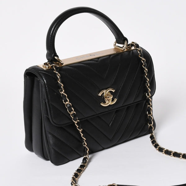 極美品 CHANEL シャネル シェブロン トップハンドル 2WAYバッグ 26番台 ココマーク ラムスキン ブラック ゴールド金具 中古 4a008639