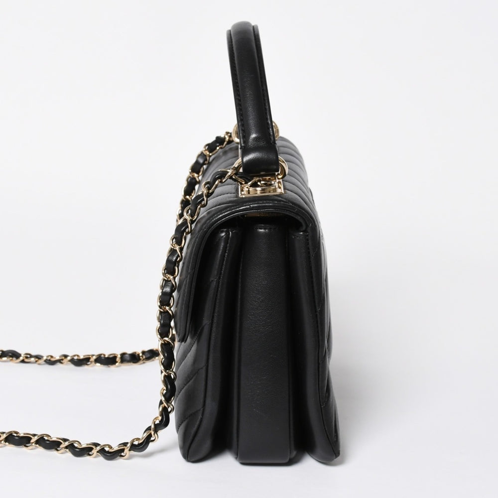 極美品 CHANEL シャネル シェブロン トップハンドル 2WAYバッグ 26番台 ココマーク ラムスキン ブラック ゴールド金具 中古 4a008639
