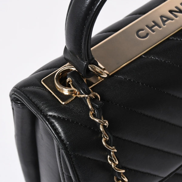極美品 CHANEL シャネル シェブロン トップハンドル 2WAYバッグ 26番台 ココマーク ラムスキン ブラック ゴールド金具 中古 4a008639