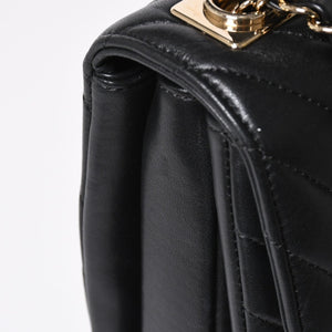 極美品 CHANEL シャネル シェブロン トップハンドル 2WAYバッグ 26番台 ココマーク ラムスキン ブラック ゴールド金具 中古 4a008639