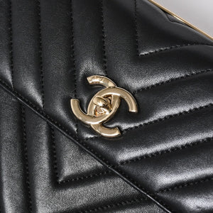 極美品 CHANEL シャネル シェブロン トップハンドル 2WAYバッグ 26番台 ココマーク ラムスキン ブラック ゴールド金具 中古 4a008639