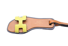 Load image into Gallery viewer, HERMES エルメス ORAN NANO CHARM オラン ナノ チャーム サンダル ヴォーエプソン バトラー ヴァッシュハンター 美品 中古 42952
