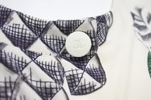 Load image into Gallery viewer, CHANEL シャネル 半袖シャツ 96P 総柄 クロップド ショート丈 ココマーク ロゴ トップス 中古 43032