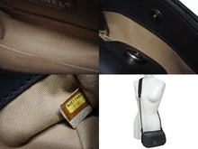 Load image into Gallery viewer, 極美品 CHANEL シャネル ワイルドステッチ チェーンショルダーバッグ 18番台 レザー ブラック アンティークシルバー金具 中古 4b004333