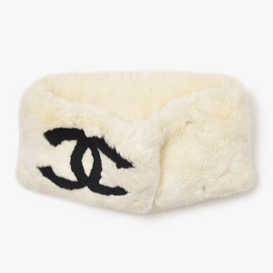 Very good condition CHANEL Chanel Dekacoco Mark Lapin Neck Warmer Muffler Lapin White Black Used 4a004360