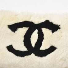 画像をギャラリービューアに読み込む, 極美品 CHANEL シャネル デカココマーク ラパンネックウォーマー マフラー ラパン ホワイト ブラック 中古 4a004360