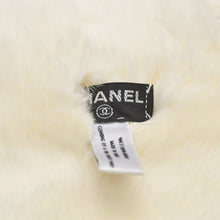 画像をギャラリービューアに読み込む, 極美品 CHANEL シャネル デカココマーク ラパンネックウォーマー マフラー ラパン ホワイト ブラック 中古 4a004360
