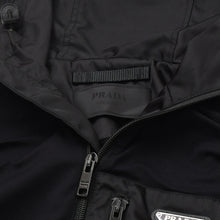 画像をギャラリービューアに読み込む, 極美品 PRADA プラダ テクニカルコットン × Re-Nylon リナイロン ジップアップ パーカー UJL79A ブラック トライアングルロゴプレート Sサイズ 中古 4a004375