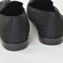 Load image into Gallery viewer, 極美品 LOUIS VUITTON ルイヴィトン モカシン タッセルローファー サテン ビジネスシューズ ブラック サイズ7L 中古 4a004403