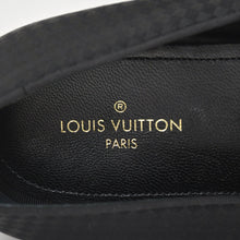 Load image into Gallery viewer, 極美品 LOUIS VUITTON ルイヴィトン モカシン タッセルローファー サテン ビジネスシューズ ブラック サイズ7L 中古 4a004403