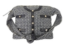 画像をギャラリービューアに読み込む, 極美品 CHANEL シャネル ガールシャネル ツイードジャケット ショルダーバッグ 9番台 ファブリック ブラック ホワイト 中古 46092