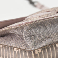 Load the image into the gallery viewer. 極美品 BOTTEGAVENETA ボッテガヴェネタ イントレチャート リアルト チェーン ショルダーバッグ B05504198Z ピンク 中古 4a004771